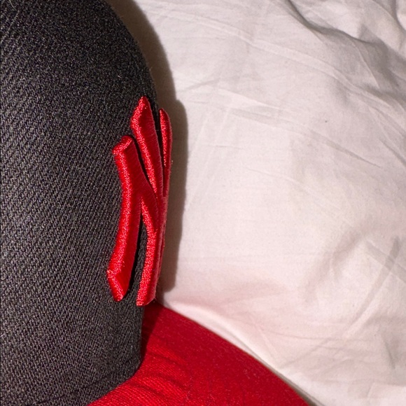 New York Yankees MLB BASEBALL cap hat size 7 1/8 EUC - Picture 5 of 9